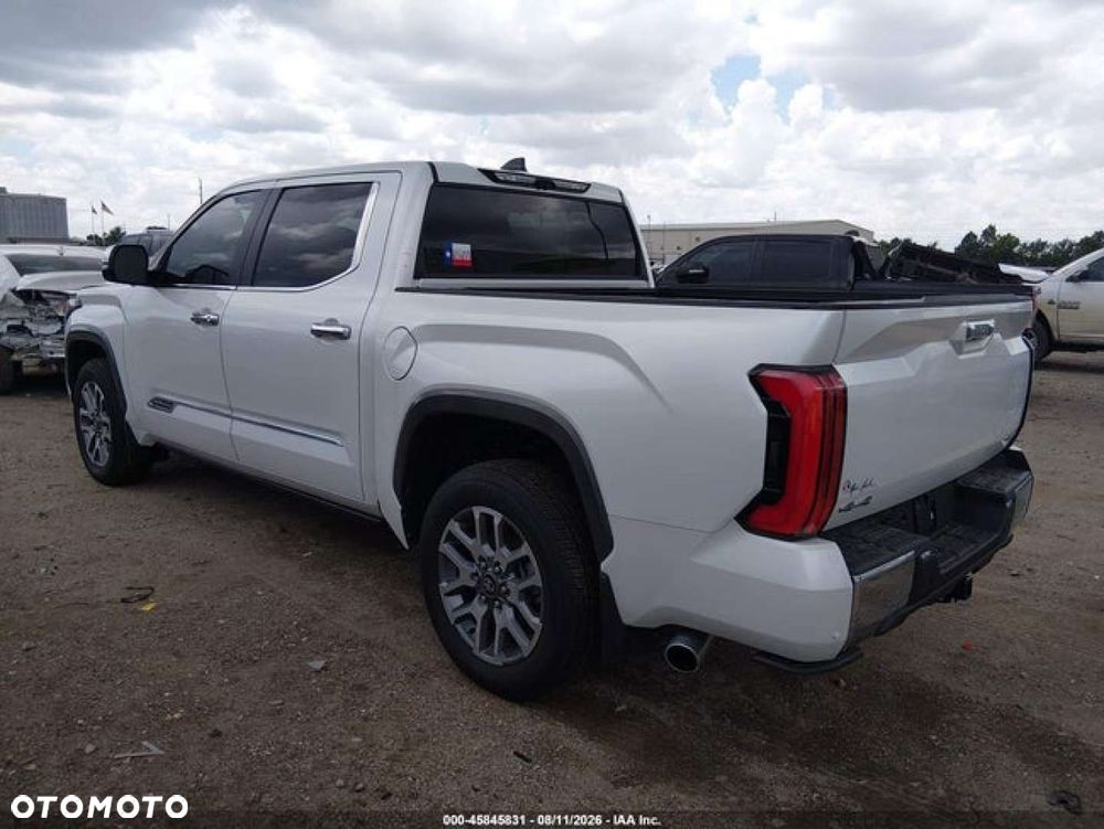 Toyota Tundra - 4