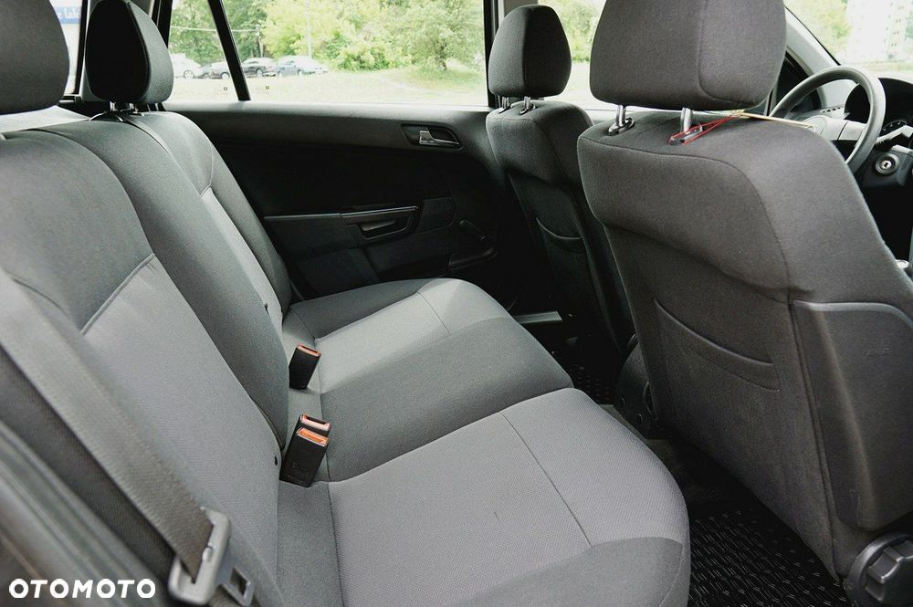 Opel Astra - 16