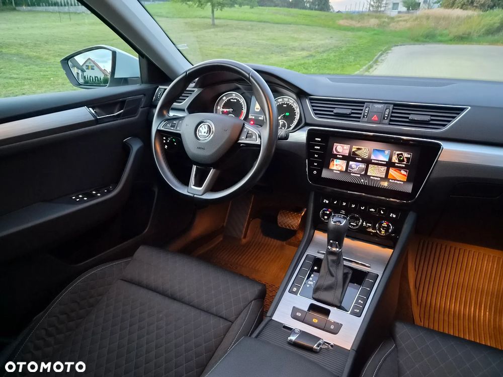 Skoda Superb 2.0 TDI DSG Ambition - 8