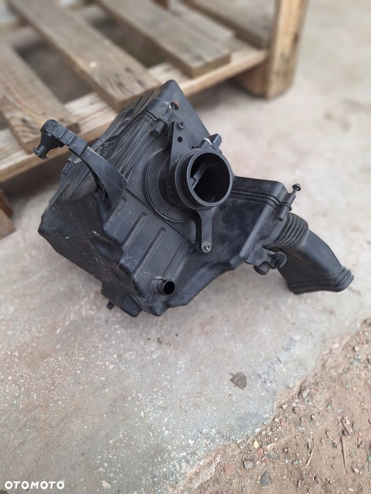 obudowa  przepływomierz FILTRA POWIETRZA FORD FOCUS MK2 lift  1.6 16V   3L3A12B579BA