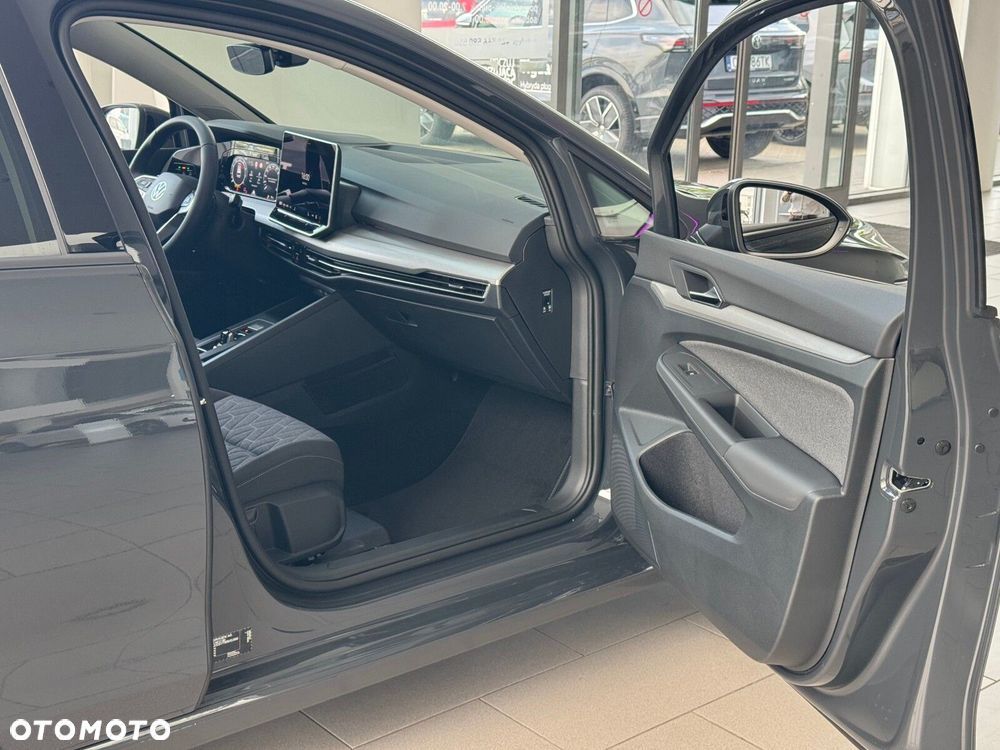 Volkswagen Golf - 10