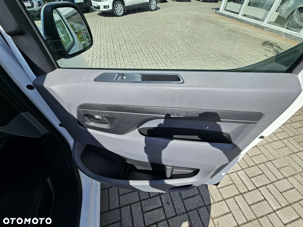 Opel Vivaro - 38