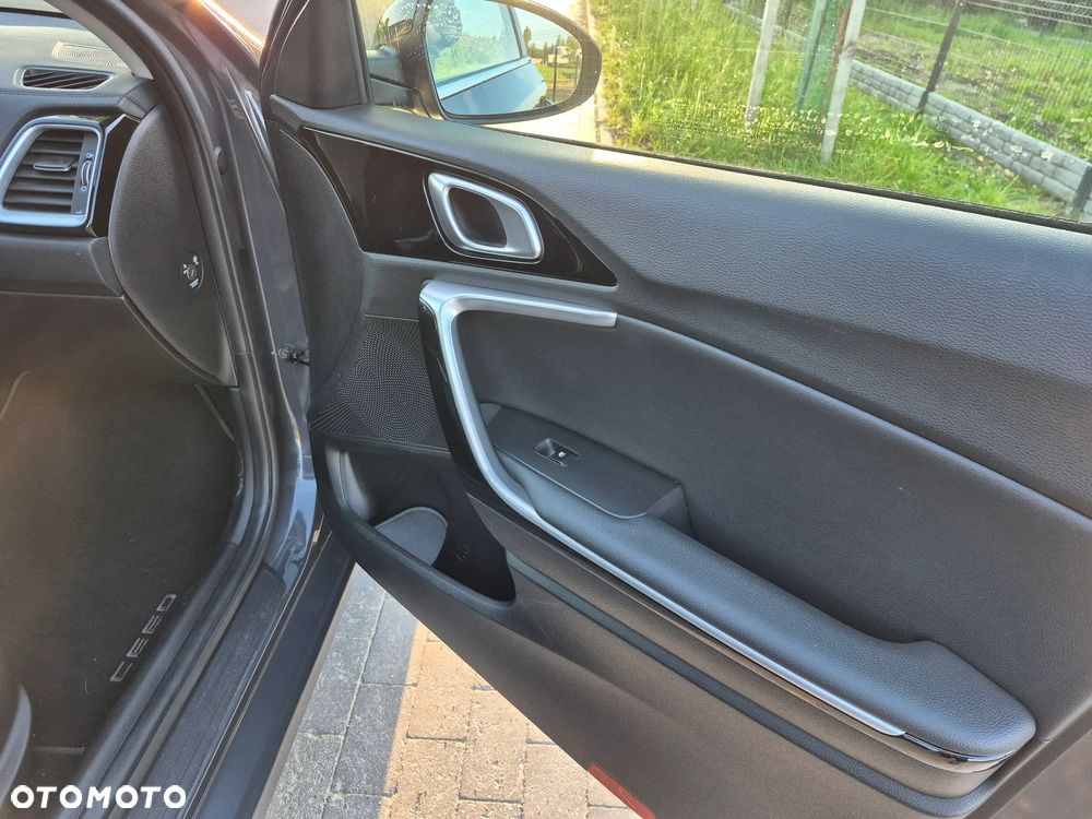 Kia Ceed - 14