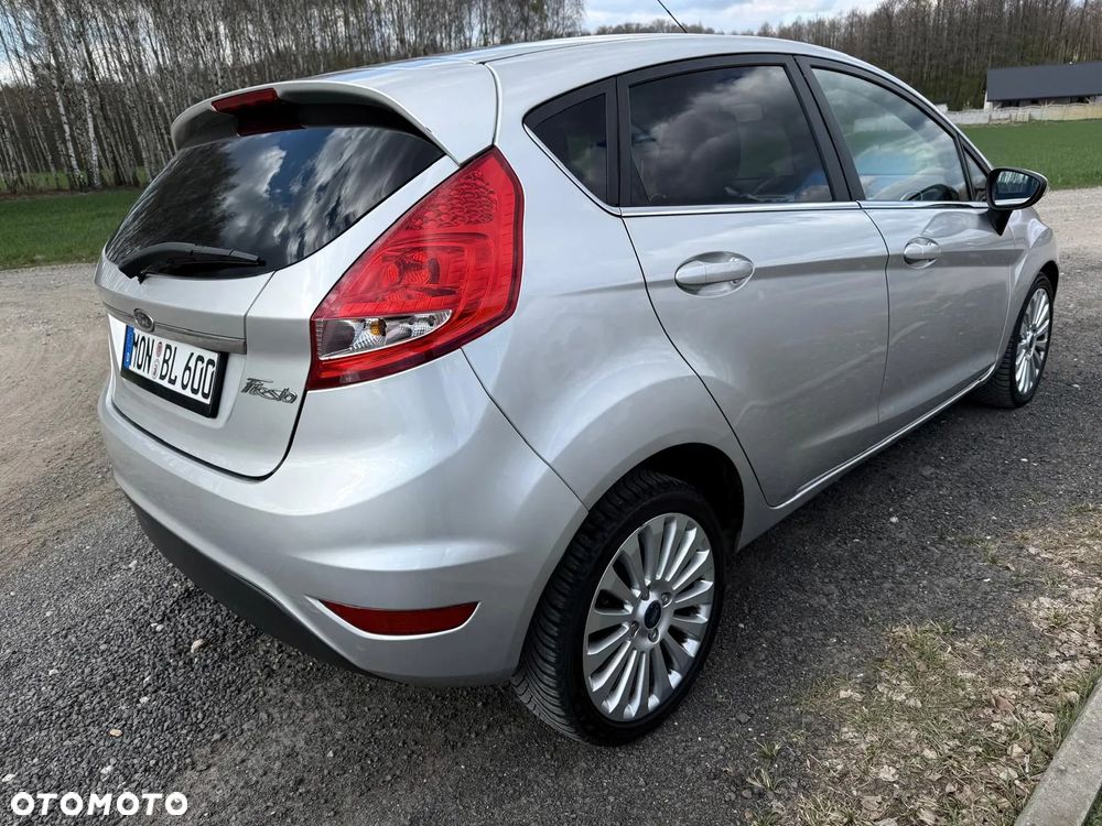 Ford Fiesta 1.4 Champions Edition - 11