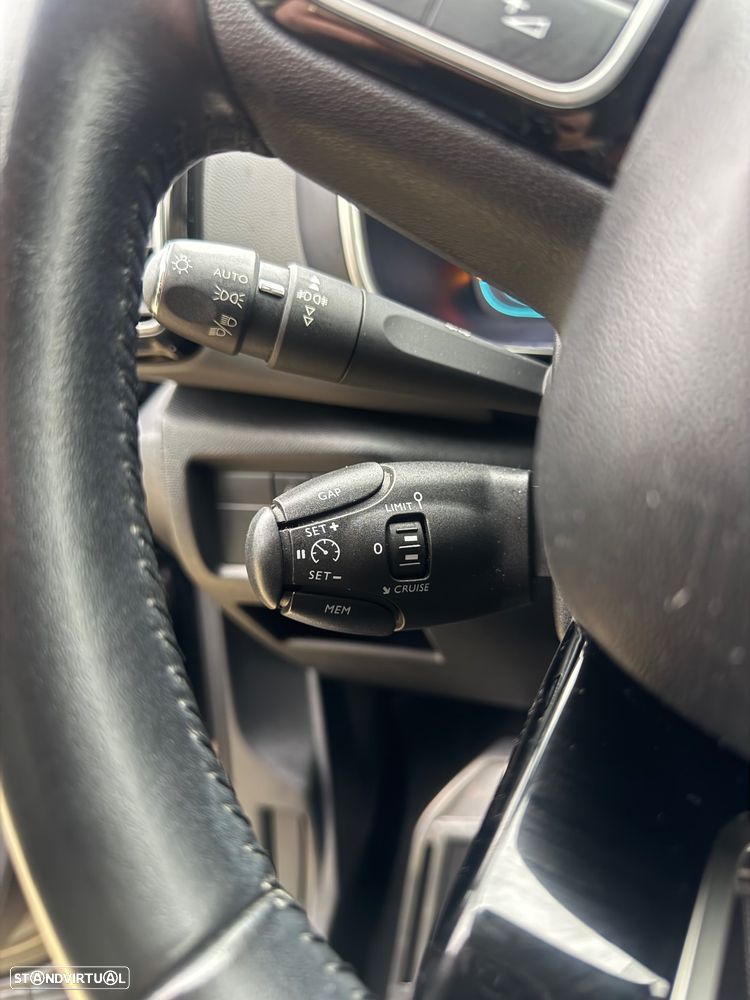 Citroën C5 Aircross 1.2 PureTech Shine - 28