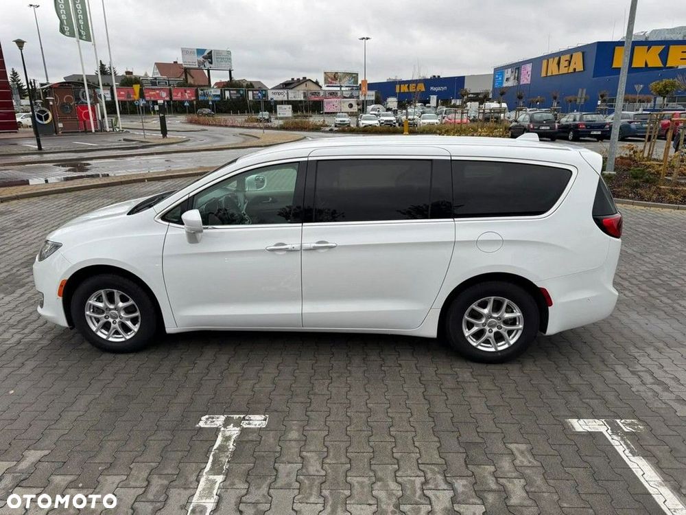 Chrysler Pacifica - 20