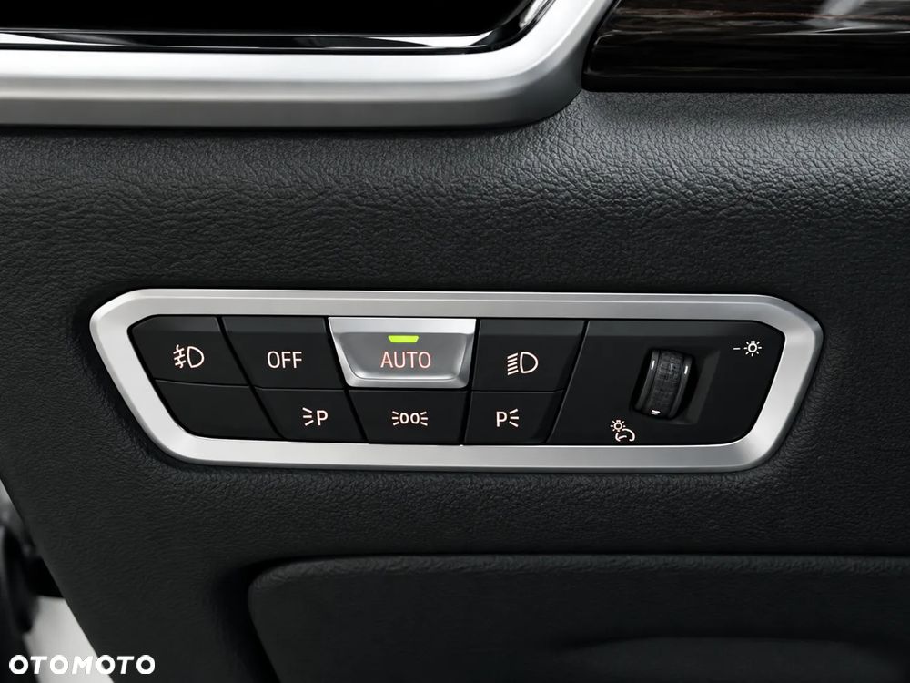 BMW X5 xDrive40i - 13