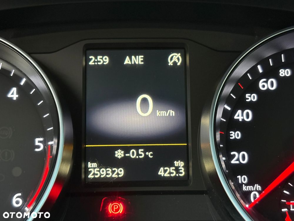 Volkswagen Passat 2.0 TDI SCR (BlueMotion Tech) 4Mot DSG Highline - 14