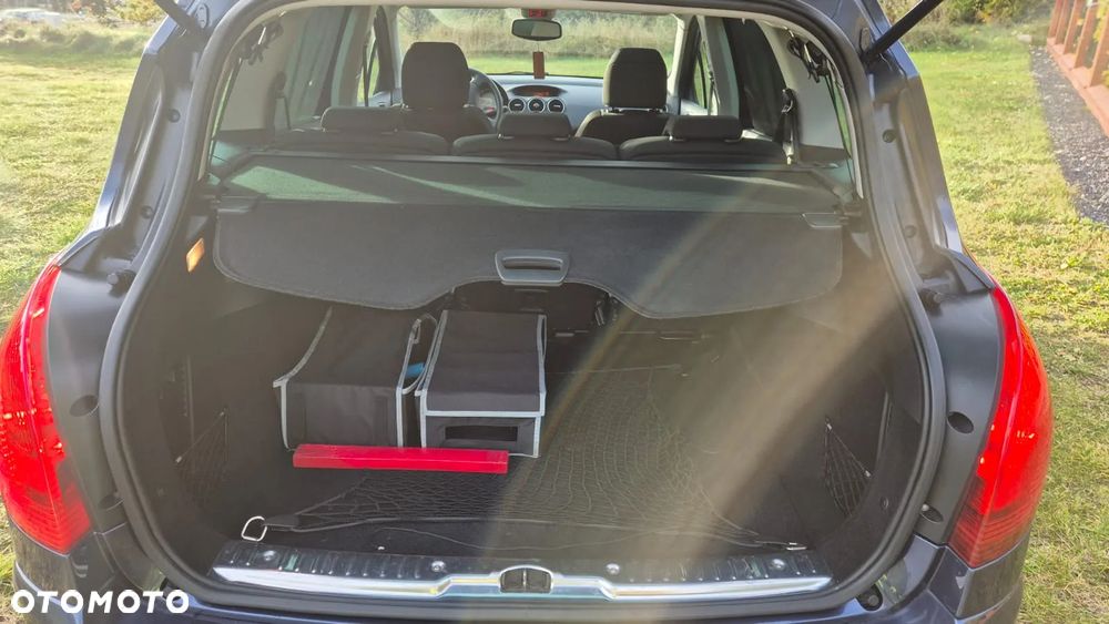 Peugeot 308 SW HDi FAP 135 Platinum - 14