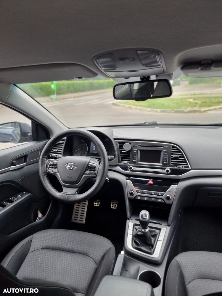 Hyundai Elantra 1.6 CRDI Highway - 11