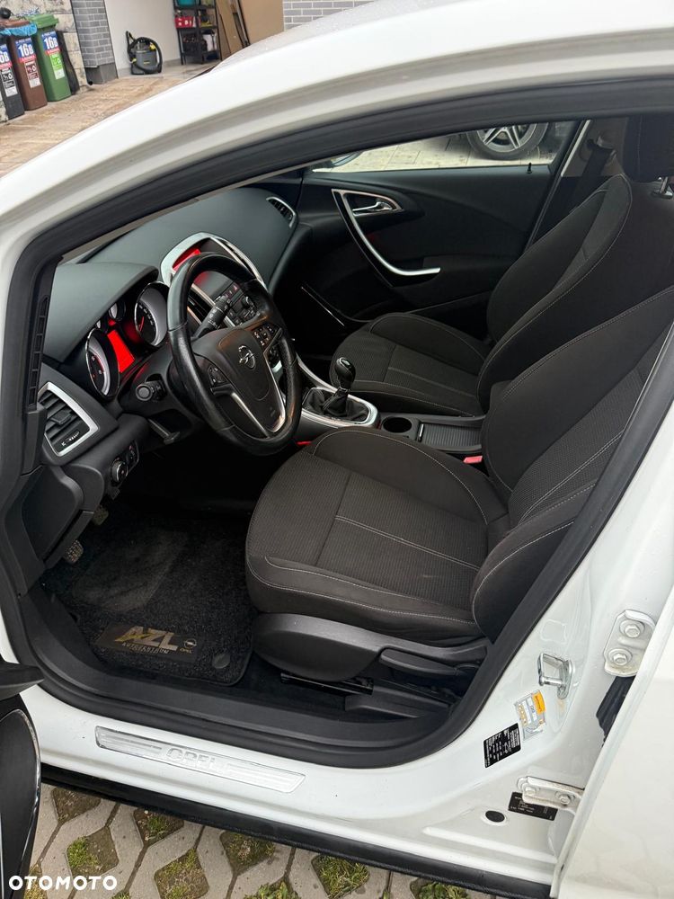 Opel Astra 2.0 CDTI Cosmo - 31