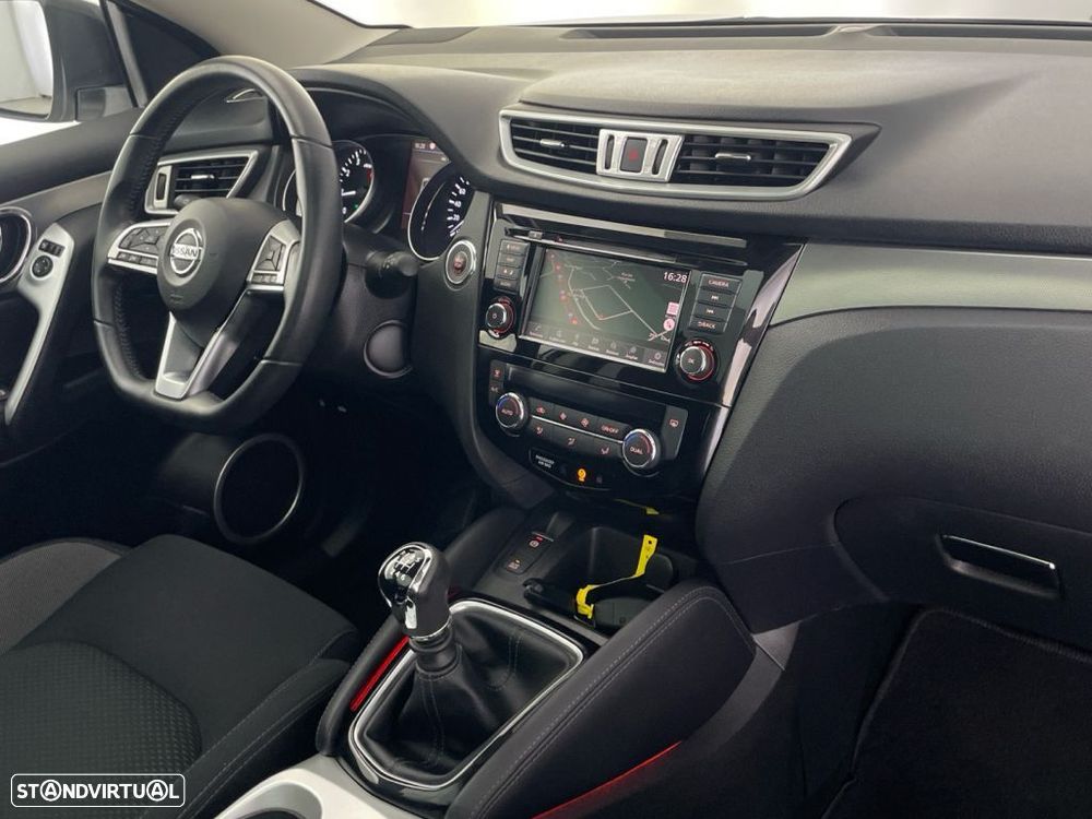 Nissan Qashqai 1.3 DIG-T N-Connecta - 23