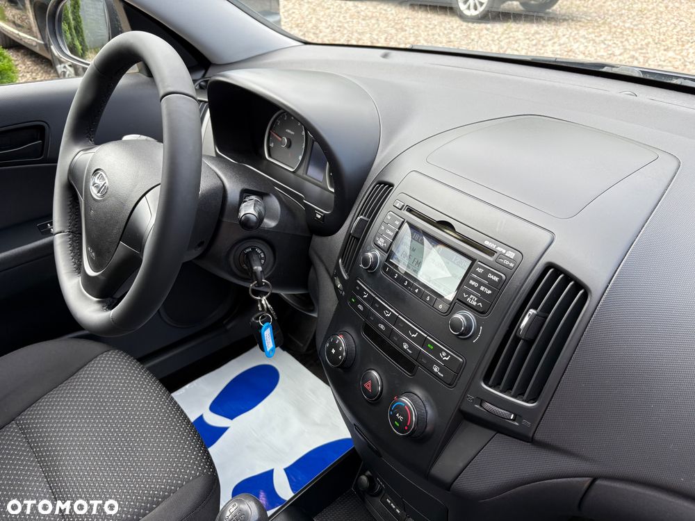 Hyundai i30 1.4 Classic + - 24