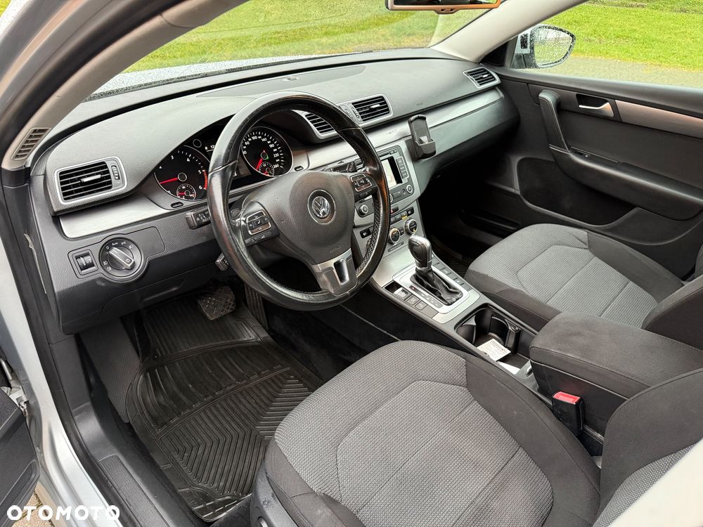Volkswagen Passat 2.0 TDI DSG BlueMotion Technology Comfortline - 9