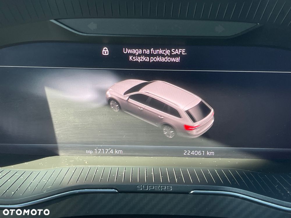 Skoda Superb 2.0 TDI SCR 4x4 Sportline DSG - 11