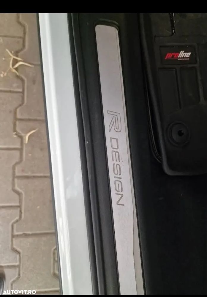 Volvo XC 60 D4 AWD R-Design - 4