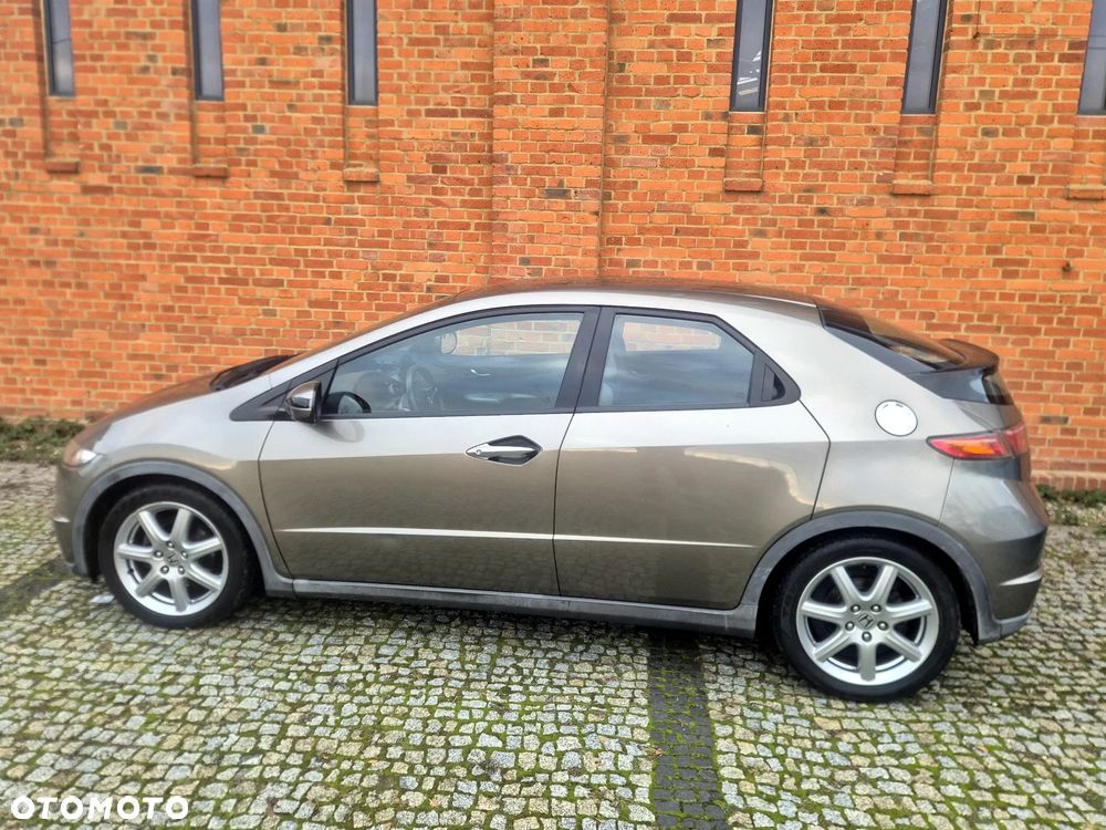 Honda Civic 1.8 Executive - 3