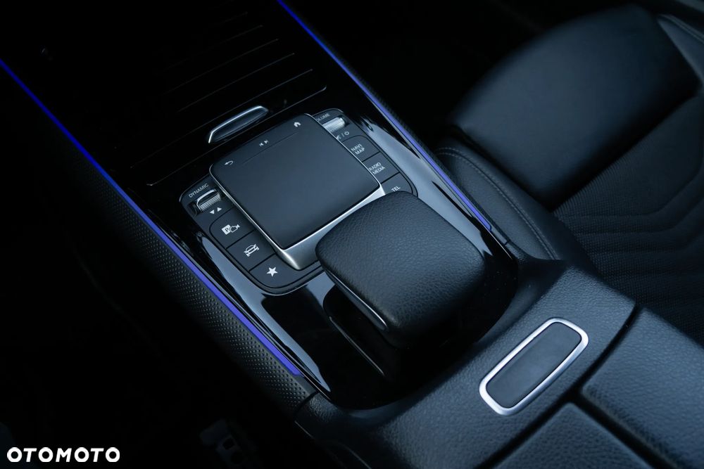 Mercedes-Benz GLB 250 4-Matic 8G-DCT - 26