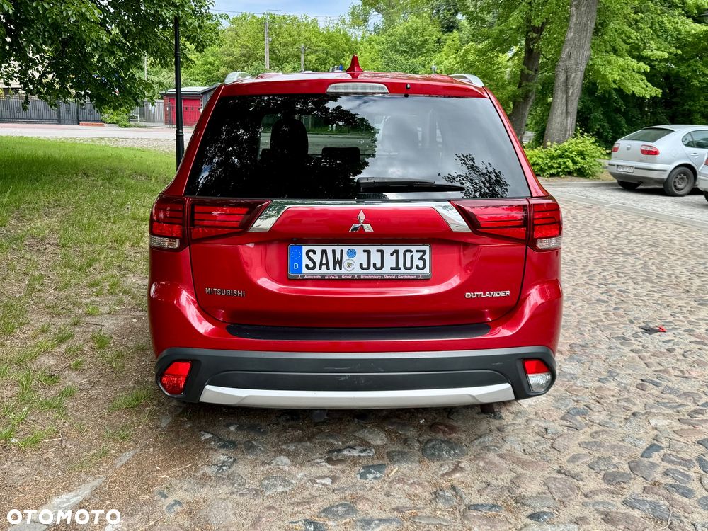 Mitsubishi Outlander - 21