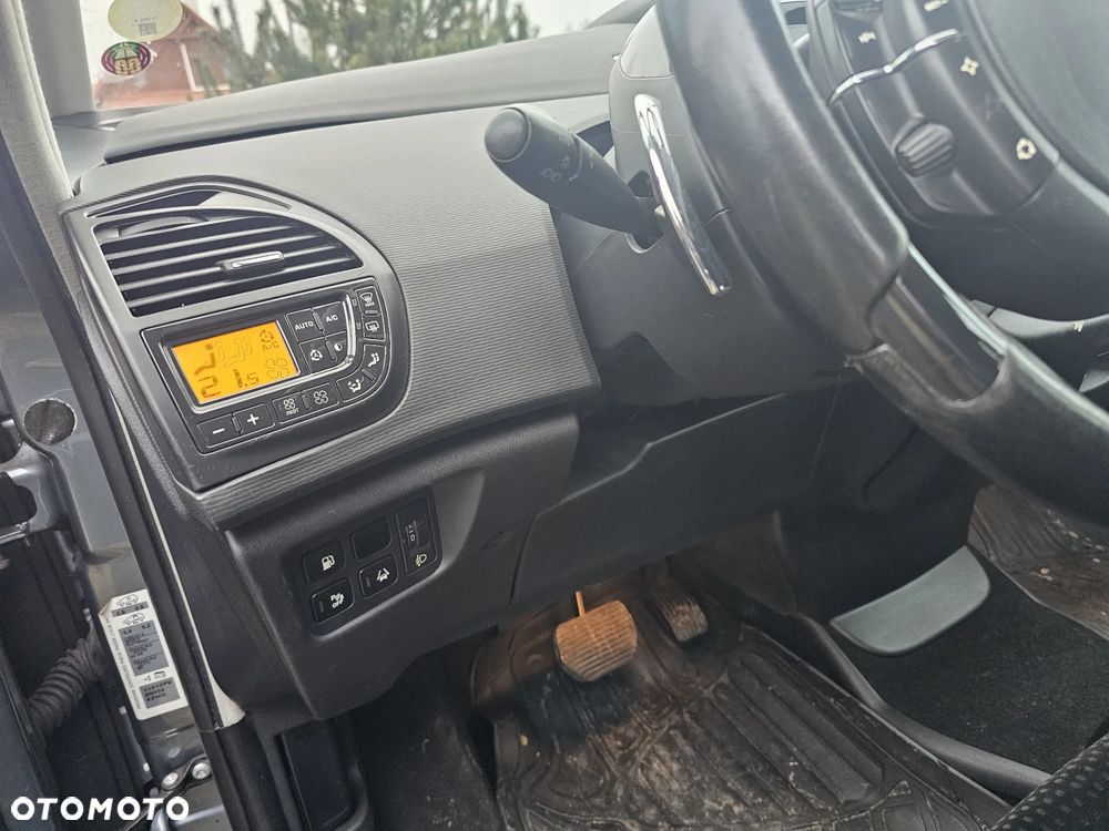 Citroën C4 Grand Picasso 2.0 16V 7-Sitzer EGS6 Exclusive - 16