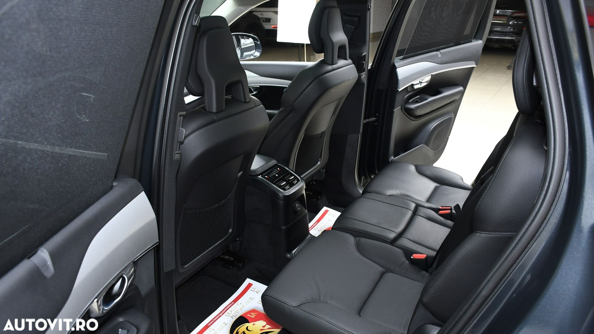 Volvo XC 90 T8 eAWD Momentum Pro - 11