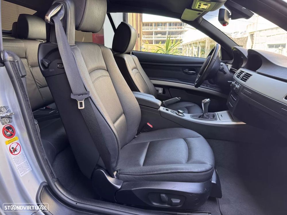 BMW 320 d Cabrio Intense - 34