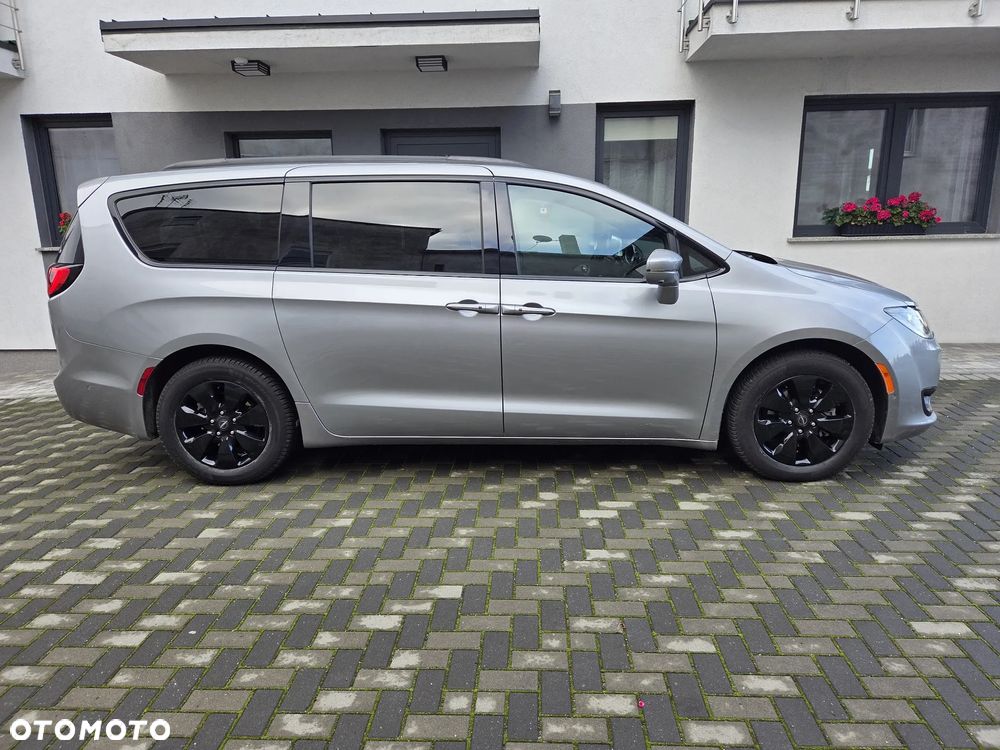 Chrysler Pacifica - 10