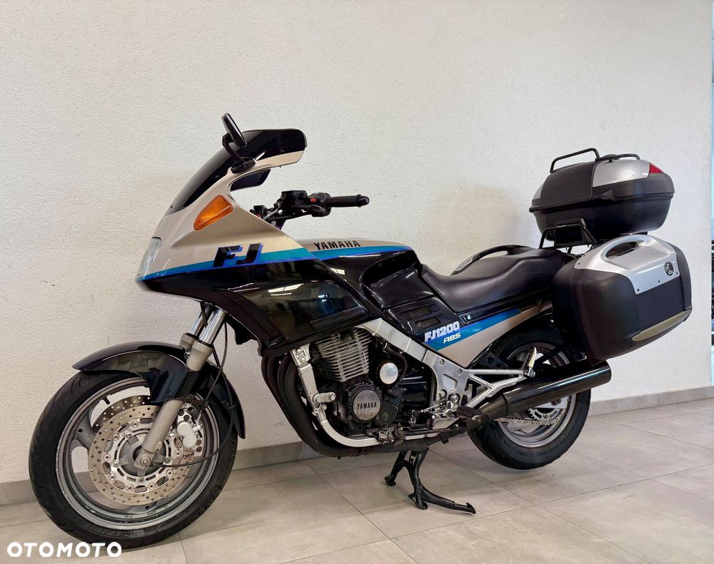 Yamaha FJ - 2