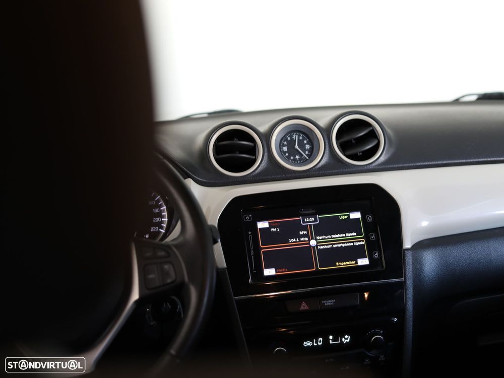 Suzuki Vitara 1.6 VVT GLE - 10