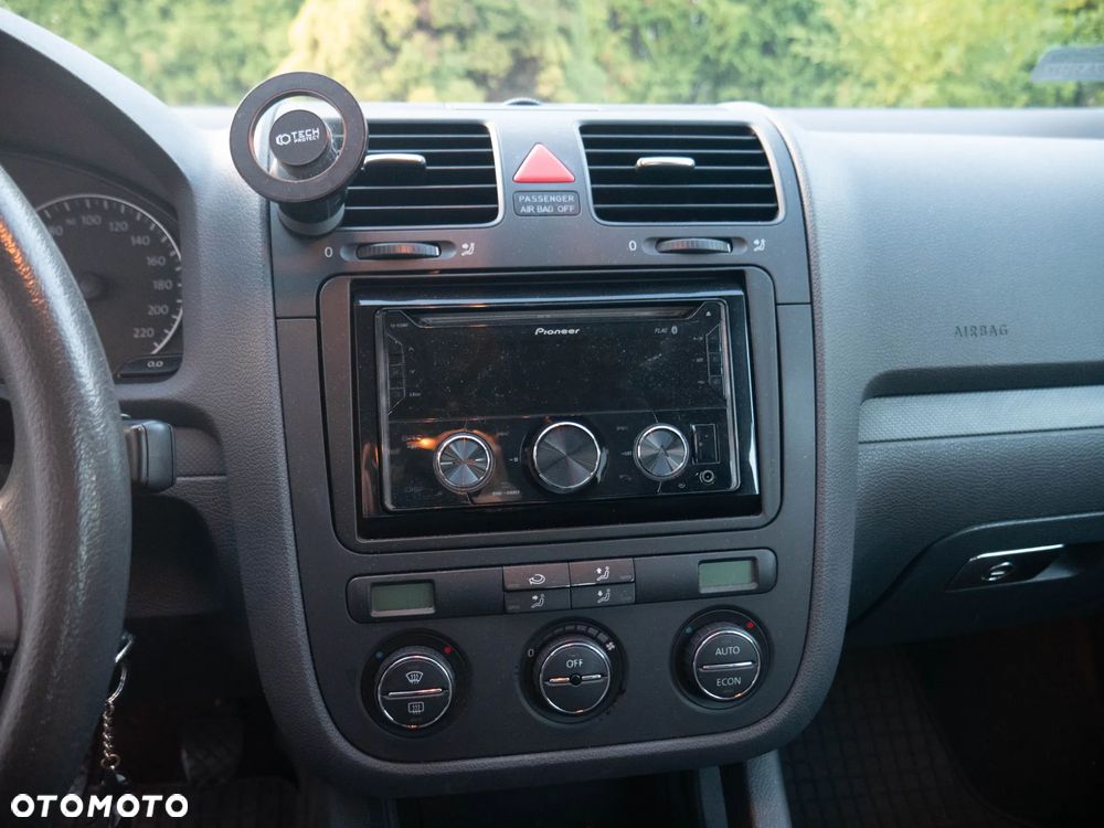 Volkswagen Golf 1.4 FSI Comfortline - 16