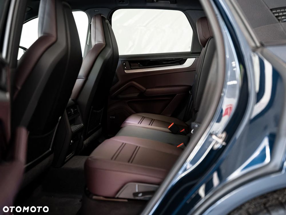 Porsche Cayenne - 20