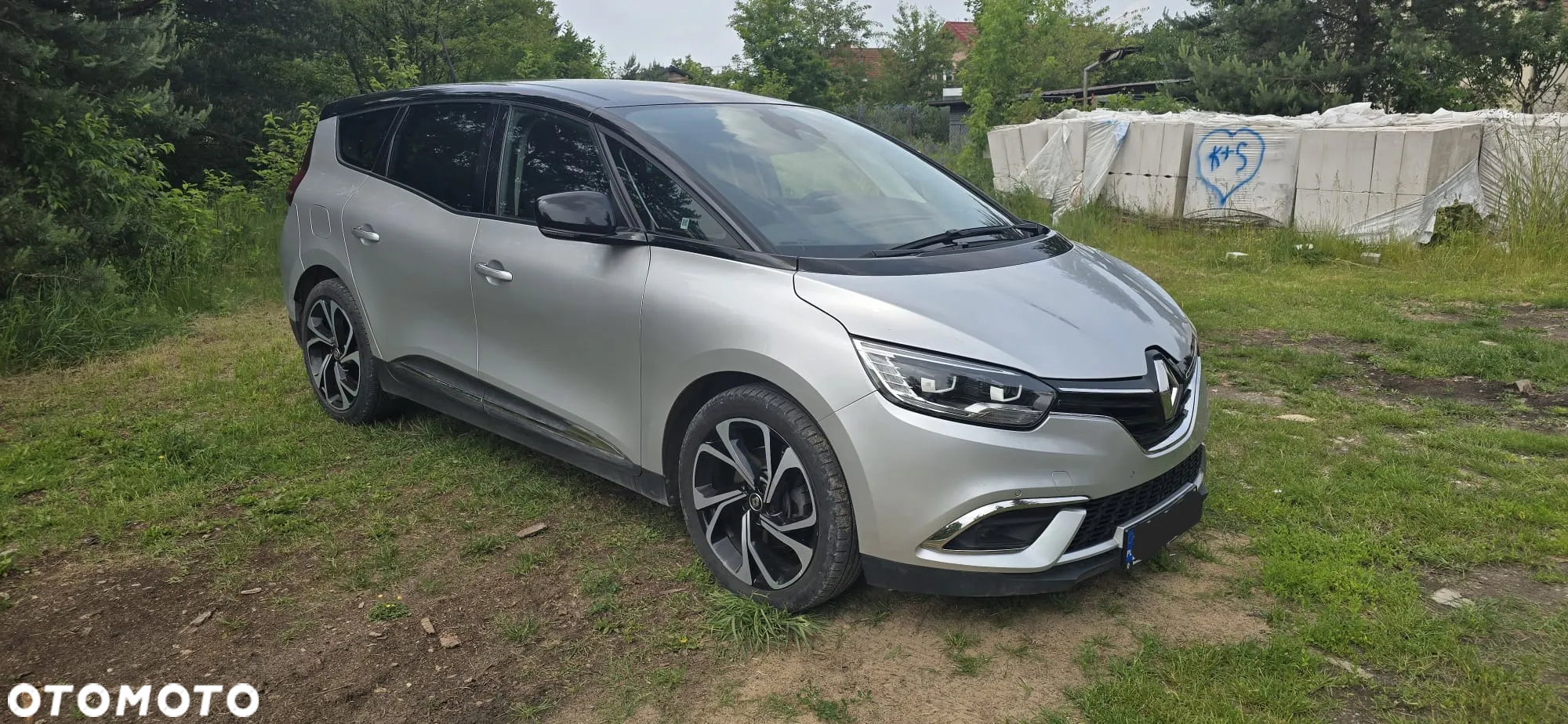 Renault Grand Scenic - 16