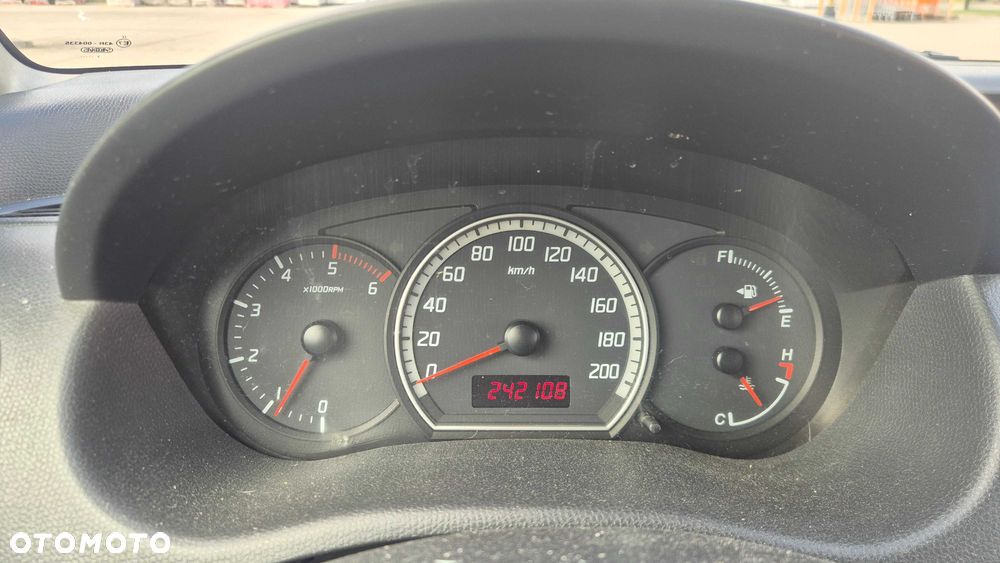 Suzuki Swift - 7