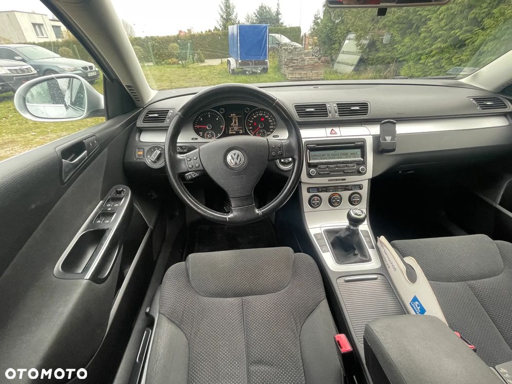 Volkswagen Passat 2.0 TDI DPF BlueMotion Technology Trendline - 14