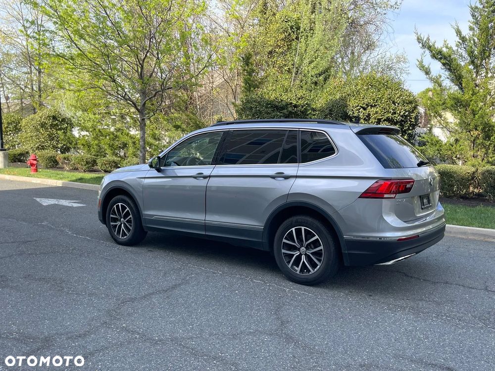 Volkswagen Tiguan - 10