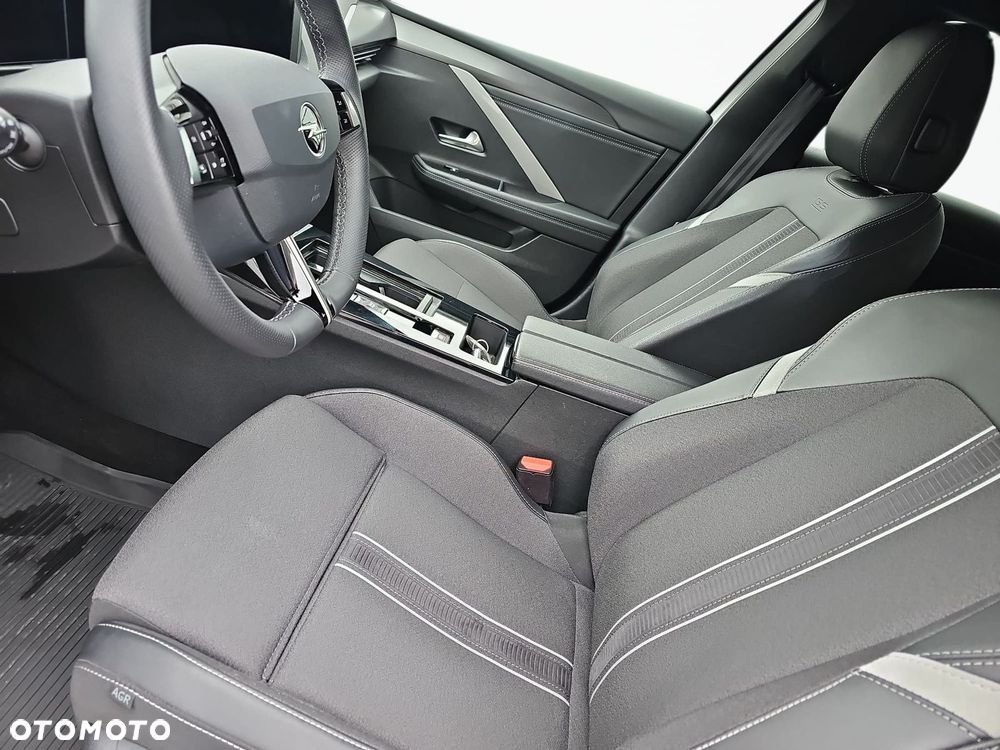 Opel Astra 1.2 T GS S&S - 10