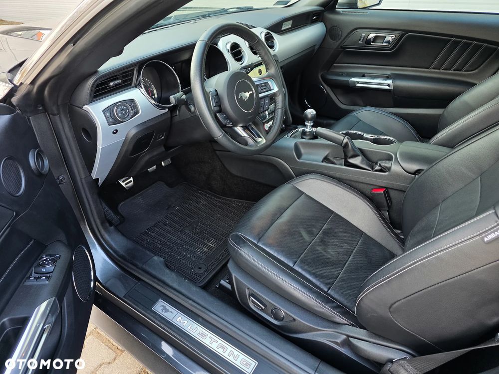 Ford Mustang - 9