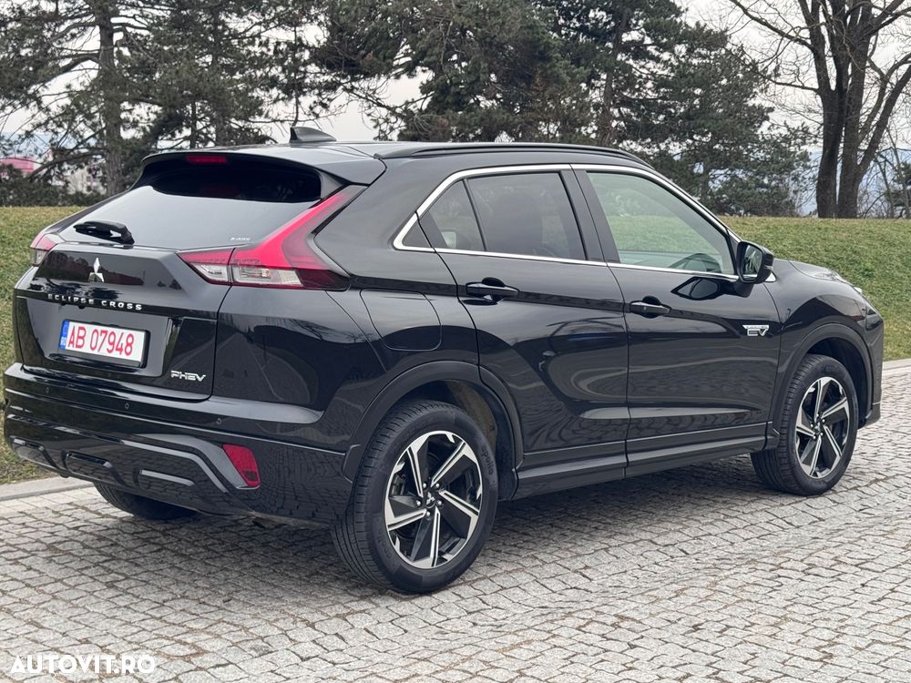 Mitsubishi Eclipse-Cross - 11
