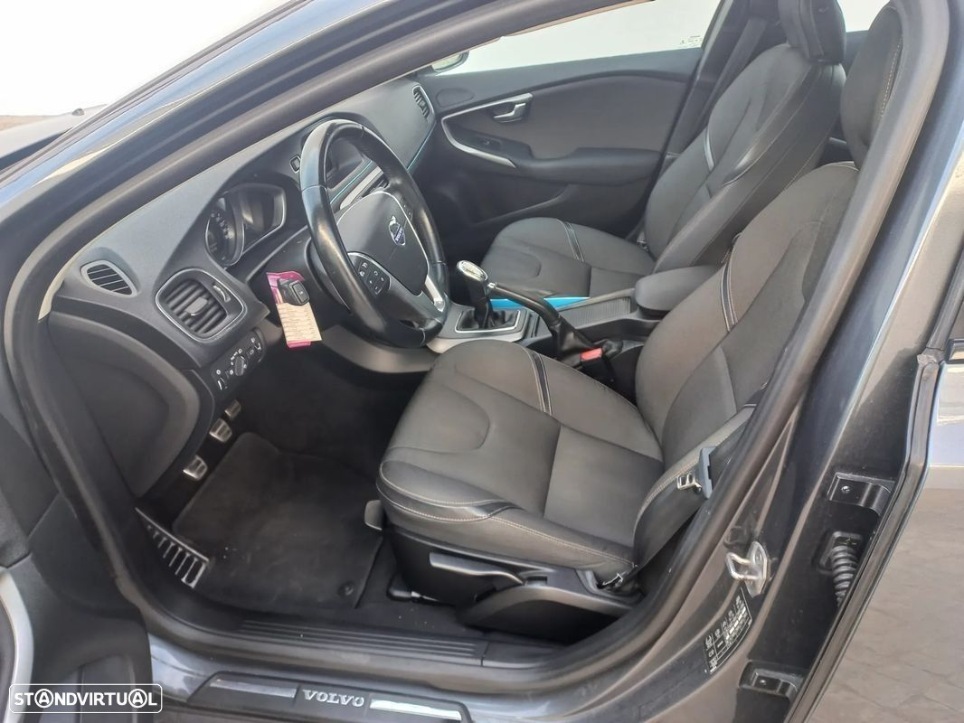 Volvo V40 1.6 D2 Eco Kinetic - 16