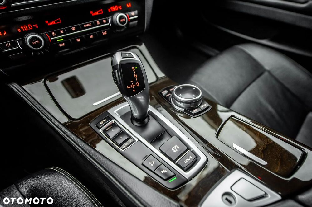 BMW Seria 5 530d Sport-Aut Luxury Line - 27