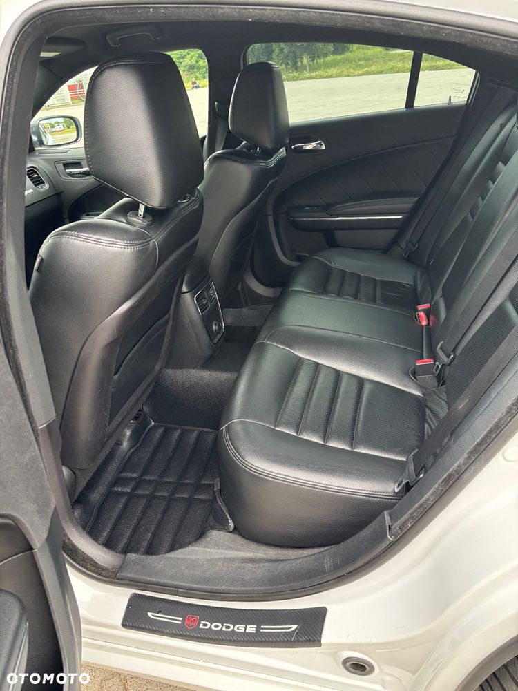 Dodge Charger 5.7 V8 RT - 22