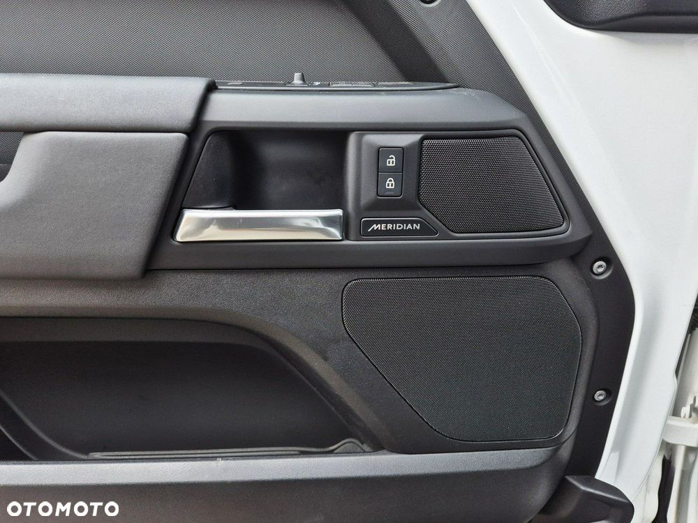 Land Rover Defender - 18