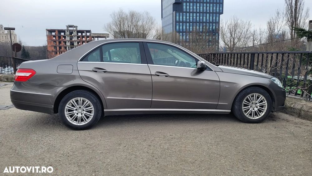 Mercedes-Benz E 220 CDI DPF BlueEFFICIENCY Automatik Elegance - 6