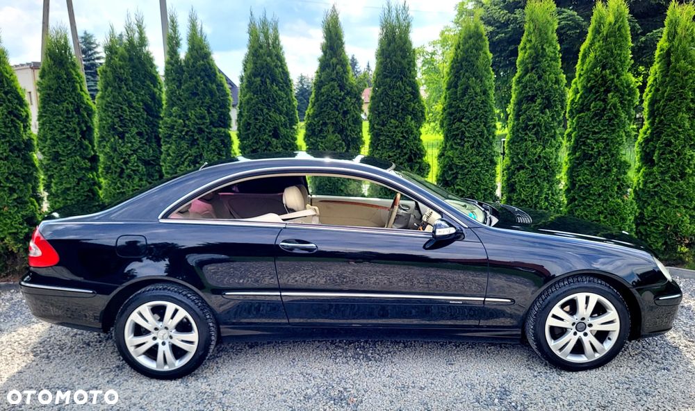 Mercedes-Benz CLK - 12