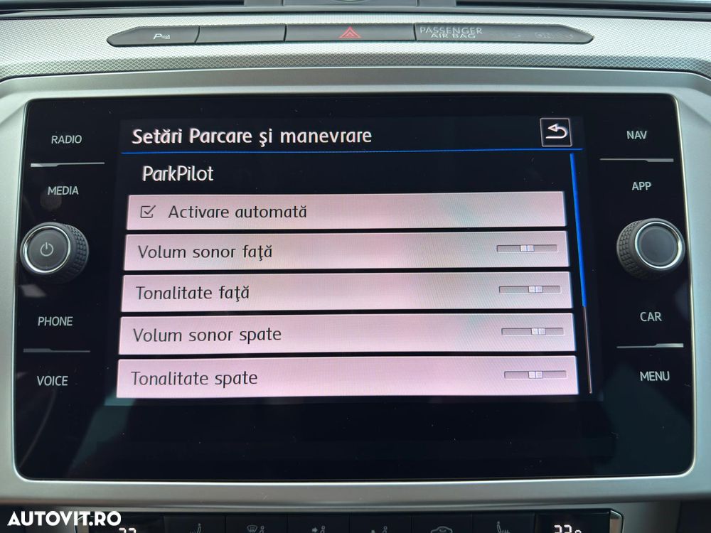 Volkswagen Passat 2.0 TDI SCR 4Motion DSG Comfortline - 19