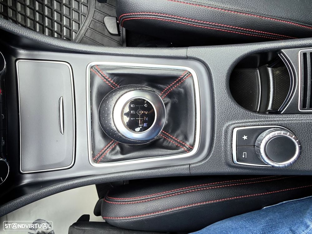 Mercedes-Benz A 180 CDi BE Edition AMG Line - 26