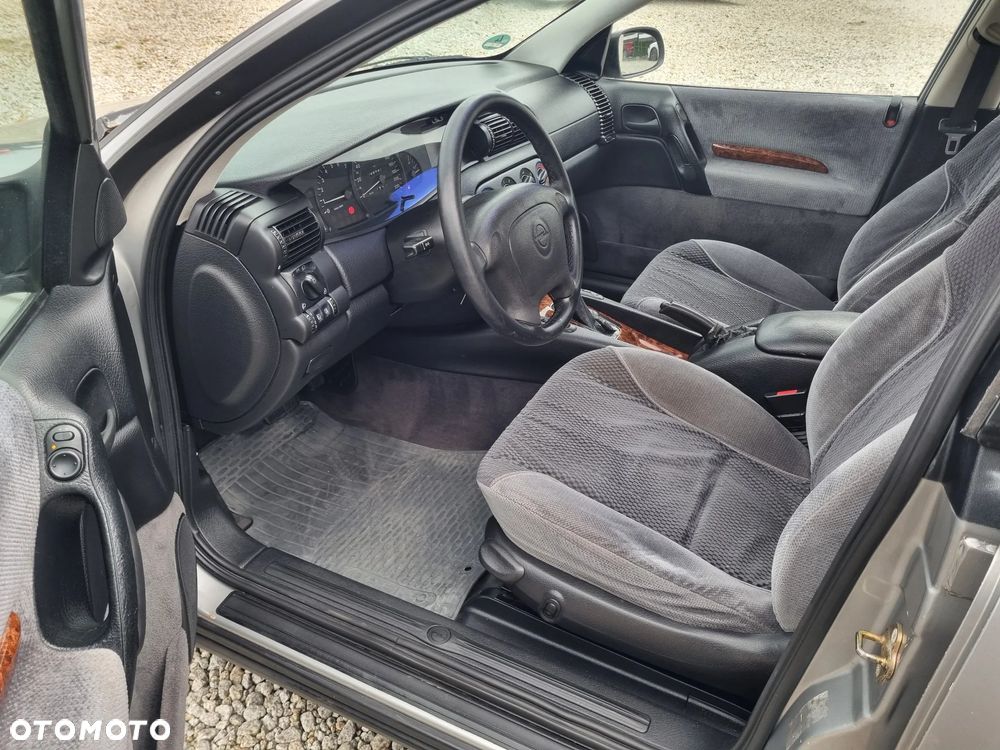 Opel Omega 2.0 Elegance - 7