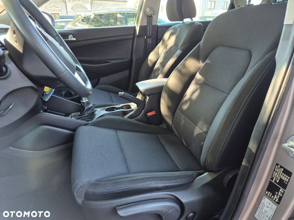 Hyundai Tucson blue 1.6 GDi 2WD Navi - 18