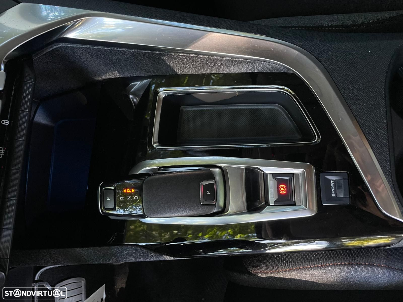 Peugeot 3008 1.2 PureTech Allure EAT8 - 19