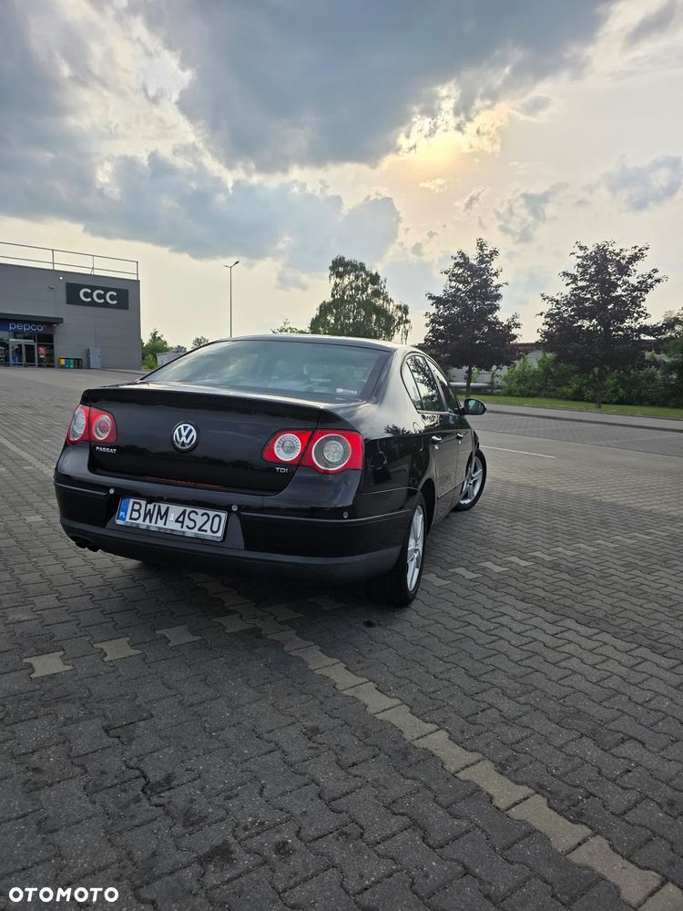 Volkswagen Passat - 21